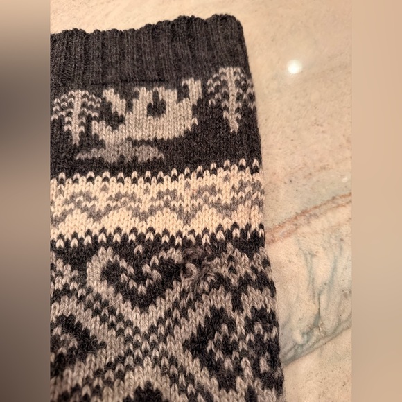 Eddie Bauer Black and Cream Turtleneck Sweater - Picture 10 of 10